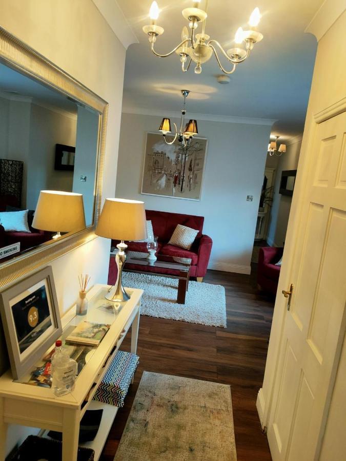 Russell Mews Daire Ennis Dış mekan fotoğraf